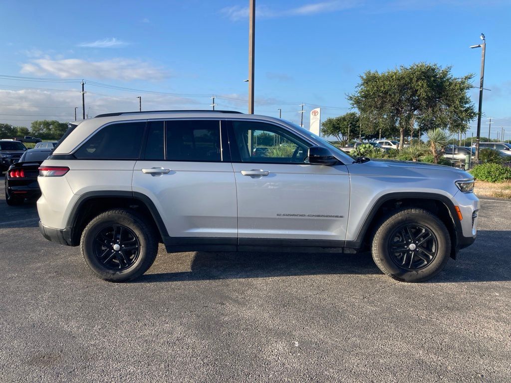 2023 Jeep Grand Cherokee Laredo