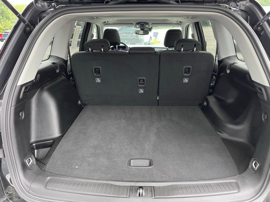 2023 Jeep Grand Cherokee Laredo X Orange MA