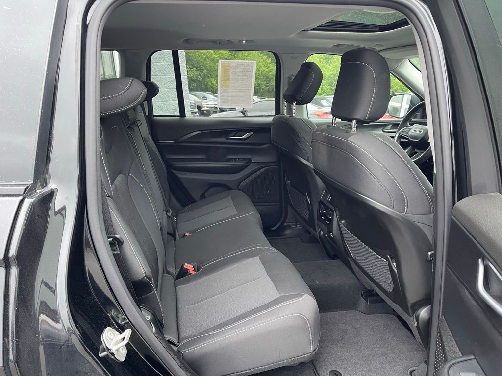 2023 Jeep Grand Cherokee Laredo X Orange MA