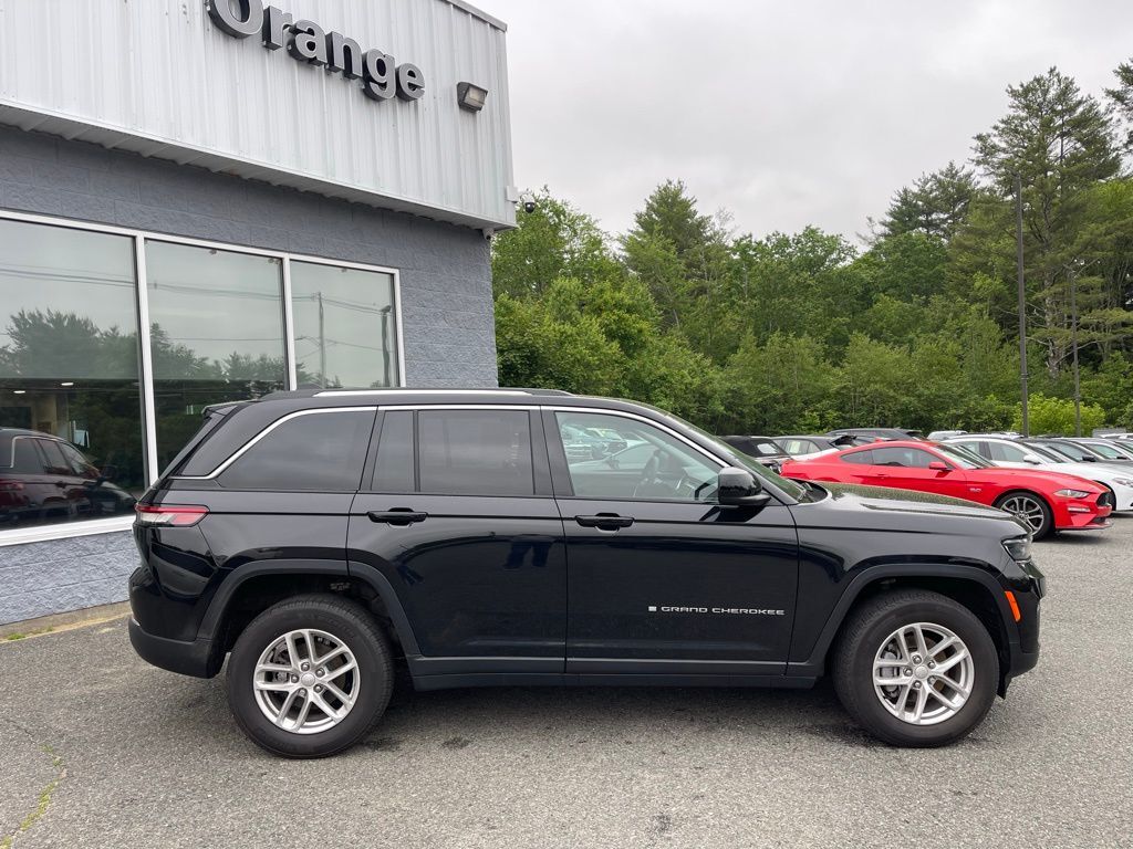 2023 Jeep Grand Cherokee Laredo X Orange MA