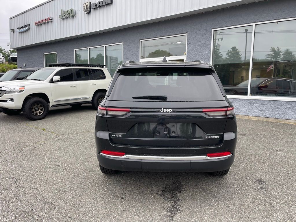 2023 Jeep Grand Cherokee Laredo X Orange MA