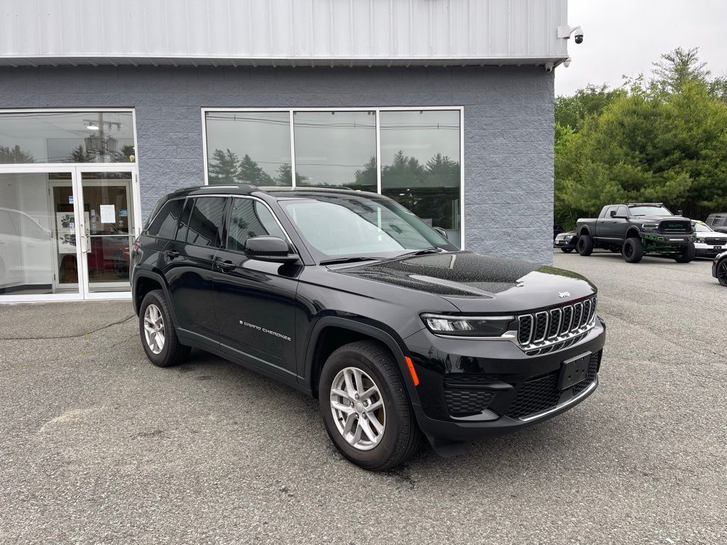 2023 Jeep Grand Cherokee Laredo X Orange MA
