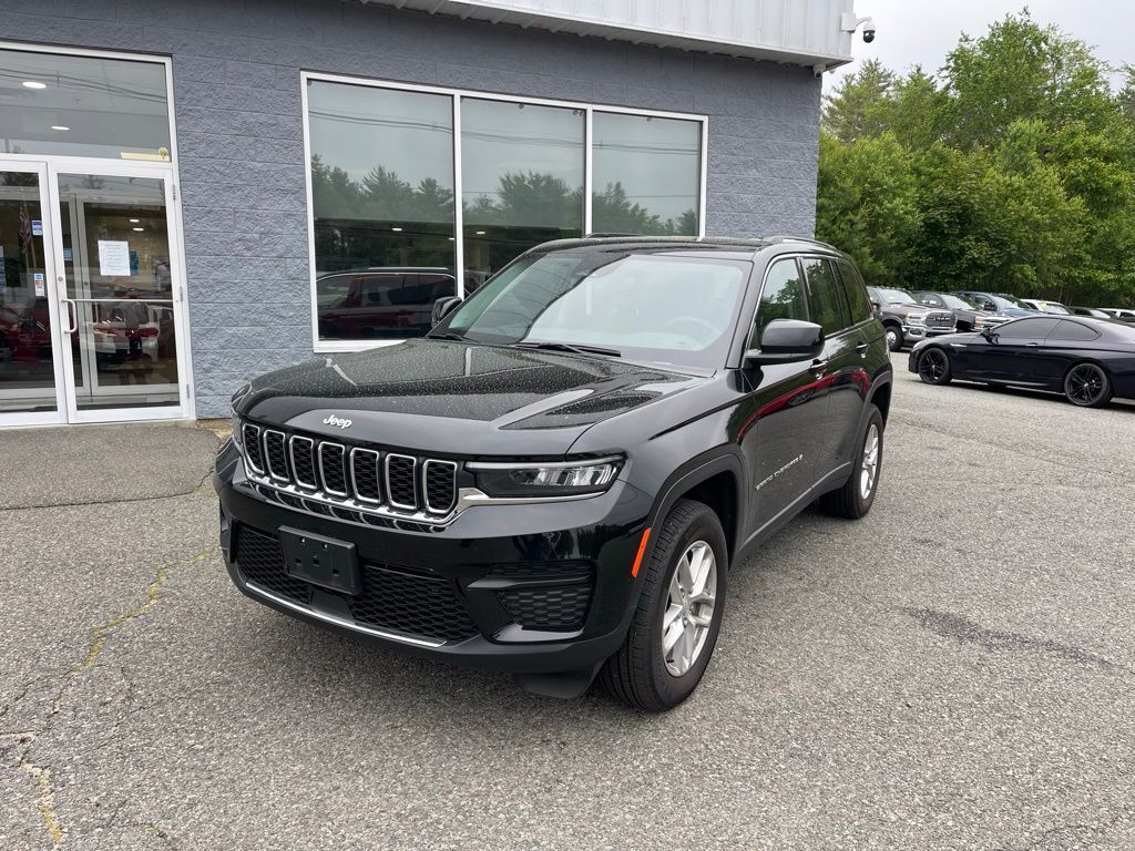 2023 Jeep Grand Cherokee Laredo X Orange MA