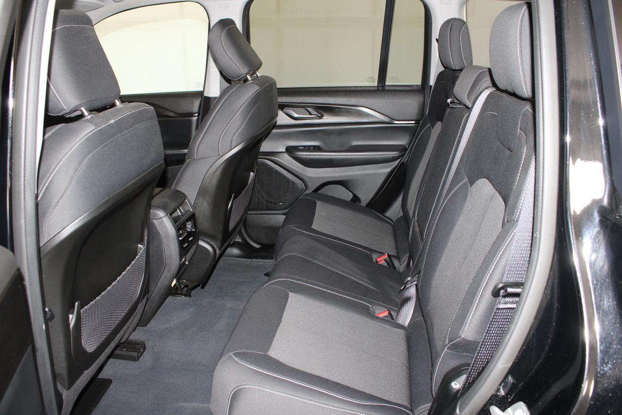 2023 Jeep Grand Cherokee Laredo Manassas VA