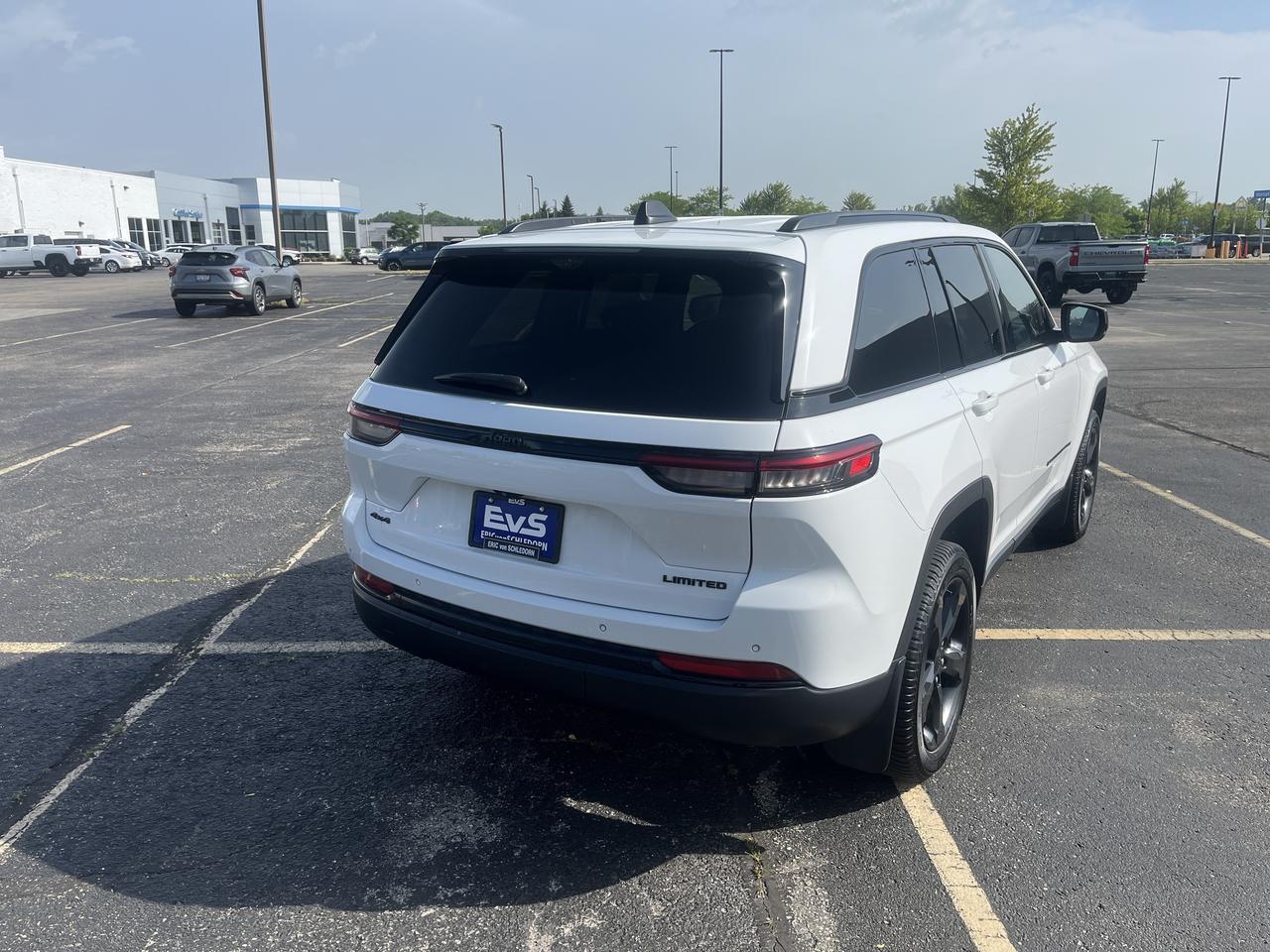 2023 Jeep Grand Cherokee Limited 4WD 3.6L BlackAppearPkg LuxuryTech2 TrailerTowPrepGroup w/20s Nav HtdCldMemLthr HtdStrngWhl Saukville WI