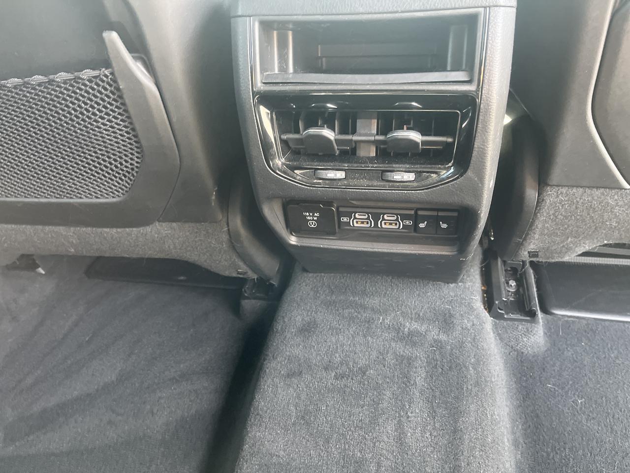 2023 Jeep Grand Cherokee Limited 4WD 3.6L BlackAppearPkg LuxuryTech2 TrailerTowPrepGroup w/20s Nav HtdCldMemLthr HtdStrngWhl Saukville WI