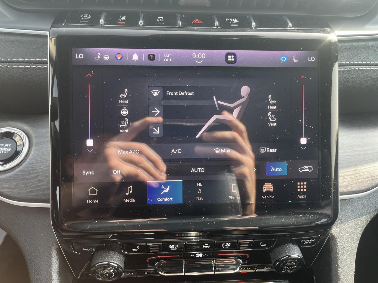 2023 Jeep Grand Cherokee Limited 4WD 3.6L BlackAppearPkg LuxuryTech2 TrailerTowPrepGroup w/20s Nav HtdCldMemLthr HtdStrngWhl Saukville WI