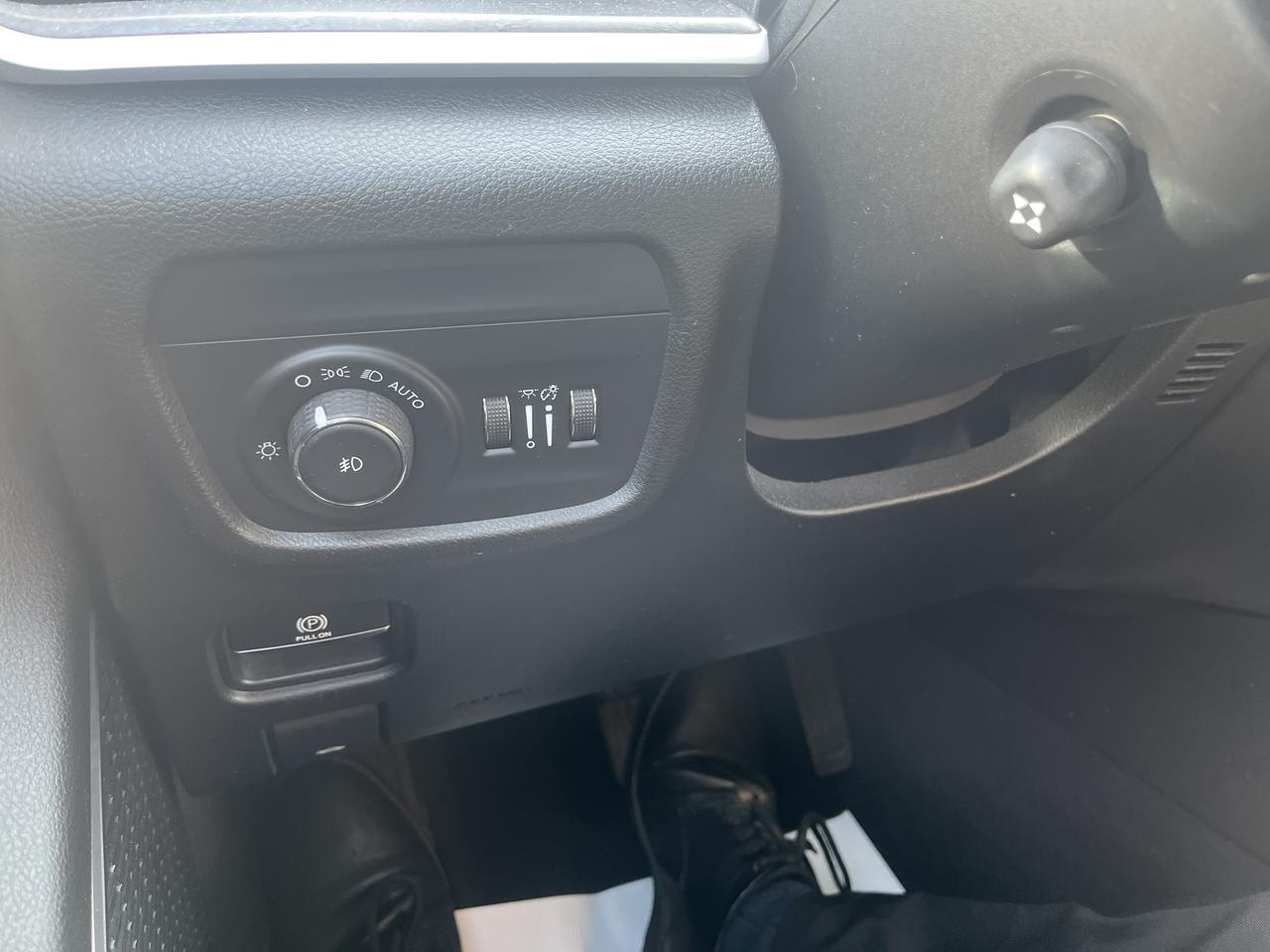 2023 Jeep Grand Cherokee Limited 4WD 3.6L BlackAppearPkg LuxuryTech2 TrailerTowPrepGroup w/20s Nav HtdCldMemLthr HtdStrngWhl Saukville WI