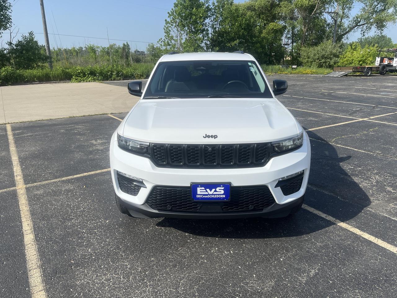 2023 Jeep Grand Cherokee Limited 4WD 3.6L BlackAppearPkg LuxuryTech2 TrailerTowPrepGroup w/20s Nav HtdCldMemLthr HtdStrngWhl