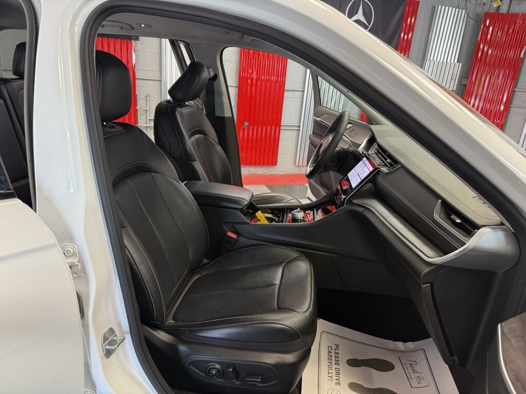 2023 Jeep Grand Cherokee Limited Royal Oak MI