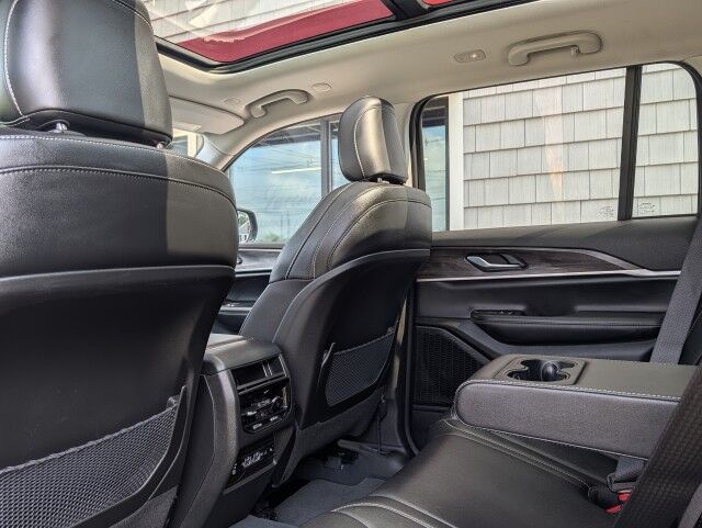 2023 Jeep Grand Cherokee Limited Marshfield MA