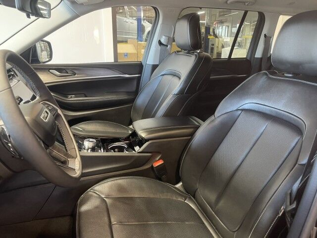 2023 Jeep Grand Cherokee Limited Marshfield MA