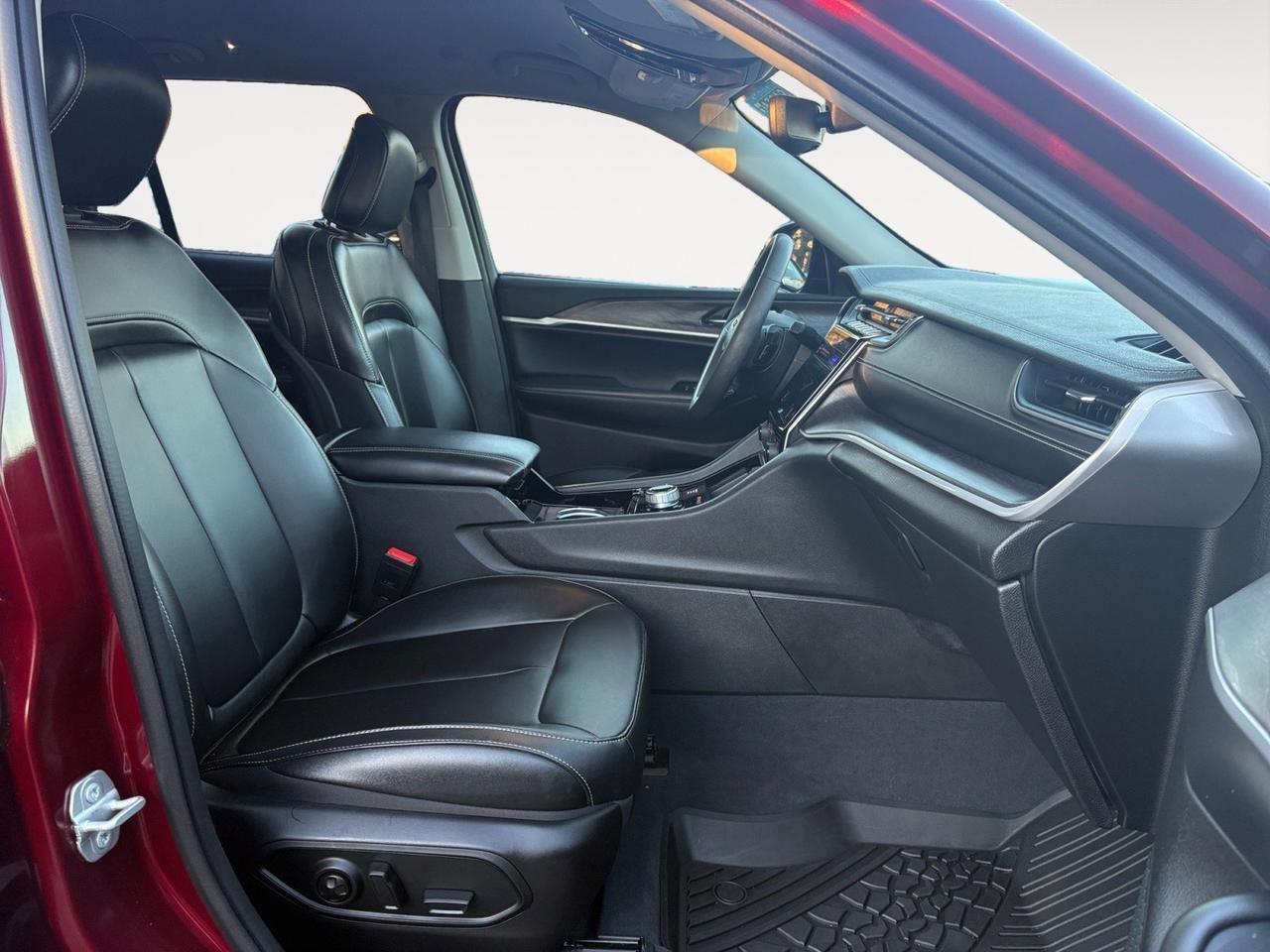 2023 Jeep Grand Cherokee Limited, POWER LIFTGATE, FORWARD COLLISION ALERT, BLIND SPOT MONITORING, HEATED FRONT AND REAR SEATS, ANDROID AUTO/ APPLE CARPLAY, REMOTE START, BACKUP CAMERA WITH PARKING SENSORS, CLEAN CARFAX, 1 OWNER, ONLY 30K MILES, THIS SUV HAS IT ALL! Virginia Beach VA