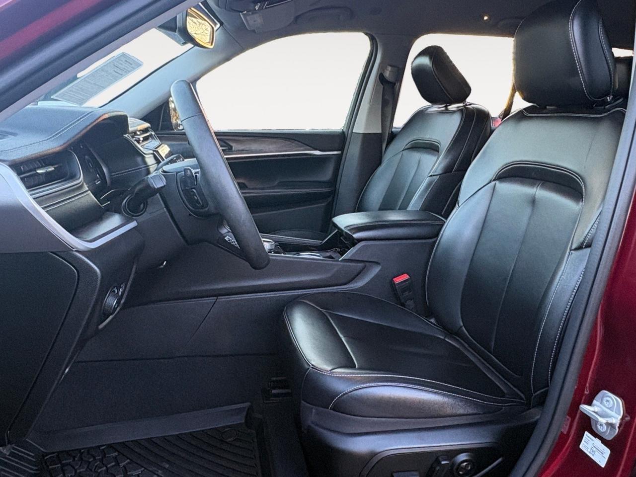 2023 Jeep Grand Cherokee Limited, POWER LIFTGATE, FORWARD COLLISION ALERT, BLIND SPOT MONITORING, HEATED FRONT AND REAR SEATS, ANDROID AUTO/ APPLE CARPLAY, REMOTE START, BACKUP CAMERA WITH PARKING SENSORS, CLEAN CARFAX, 1 OWNER, ONLY 30K MILES, THIS SUV IS AS CLEAN AS THEY C