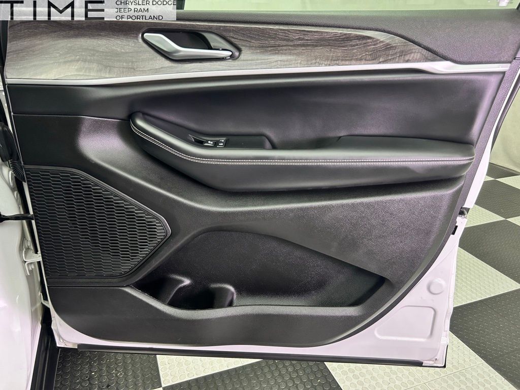 2023 Jeep Grand Cherokee Limited Portland OR