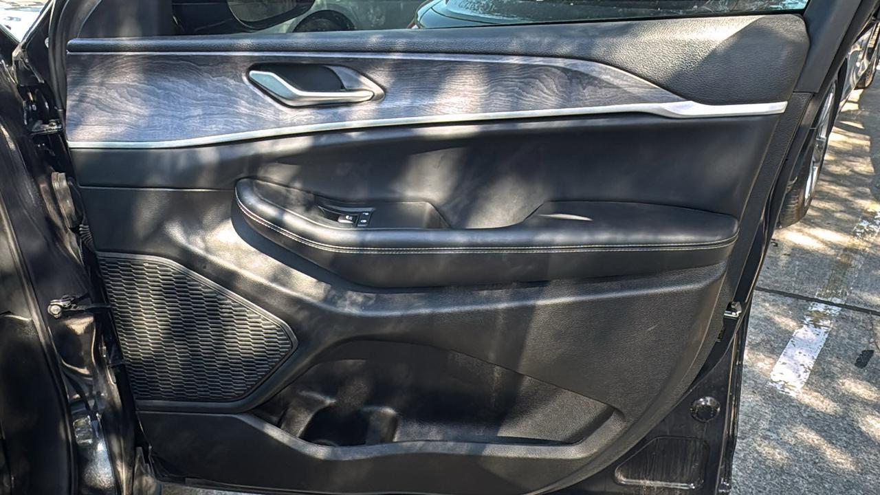 2023 Jeep Grand Cherokee Limited  Selma TX