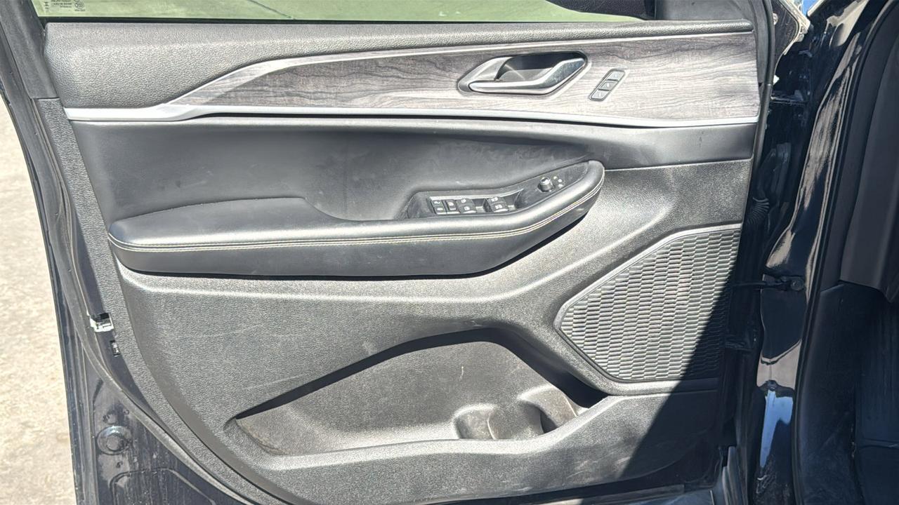 2023 Jeep Grand Cherokee Limited  Selma TX