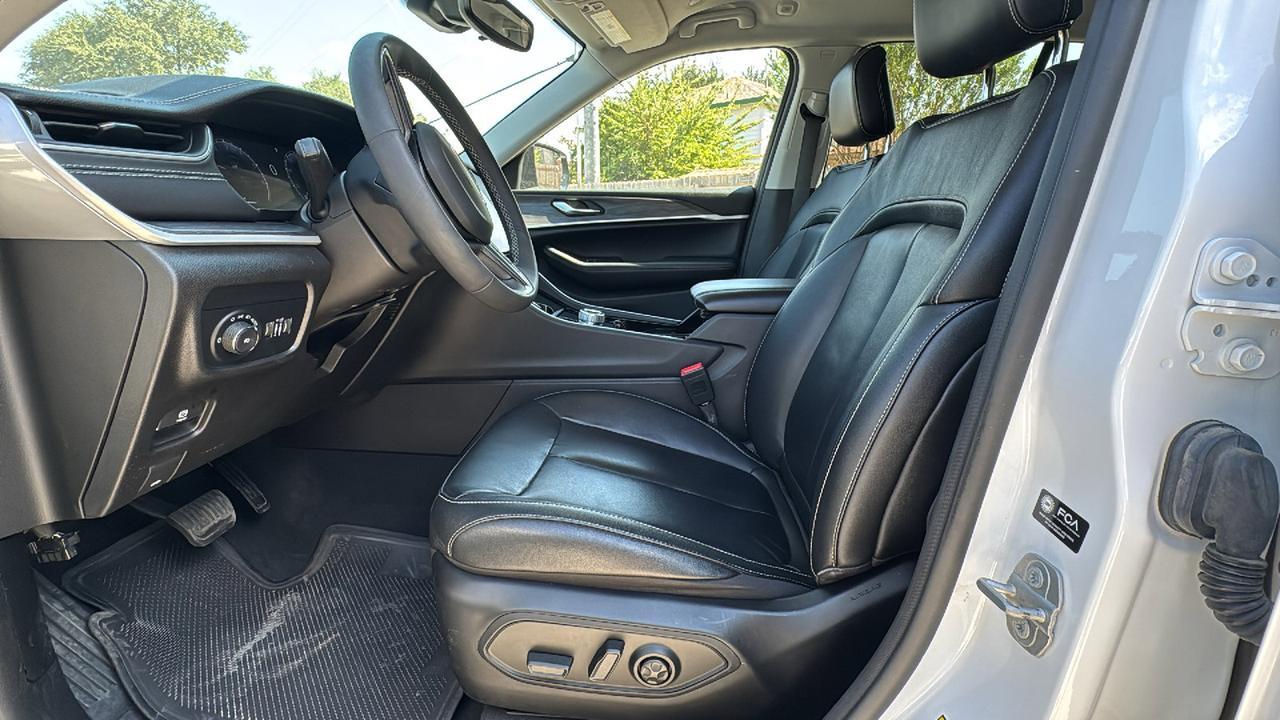 2023 Jeep Grand Cherokee Limited  Selma TX