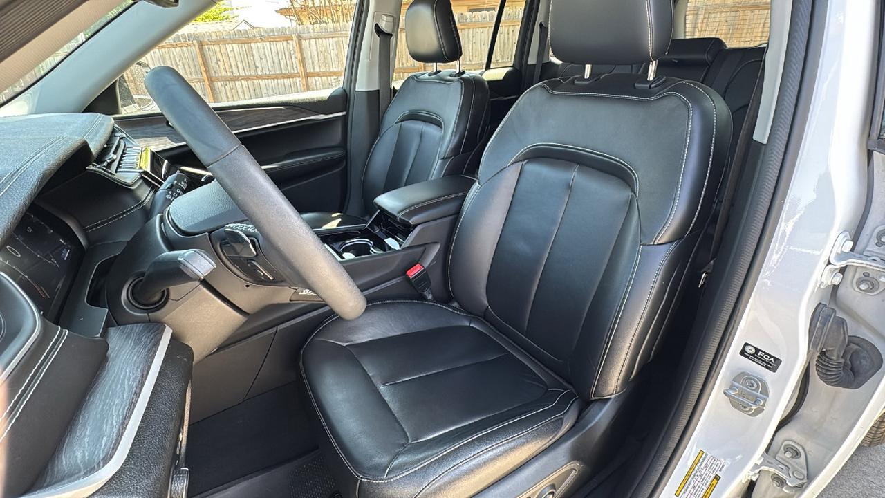 2023 Jeep Grand Cherokee Limited  Selma TX