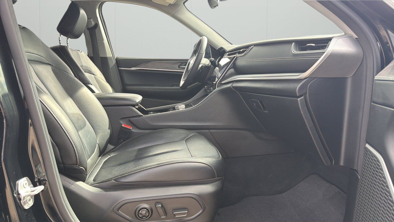 2023 Jeep Grand Cherokee Limited Sherwood Park AB