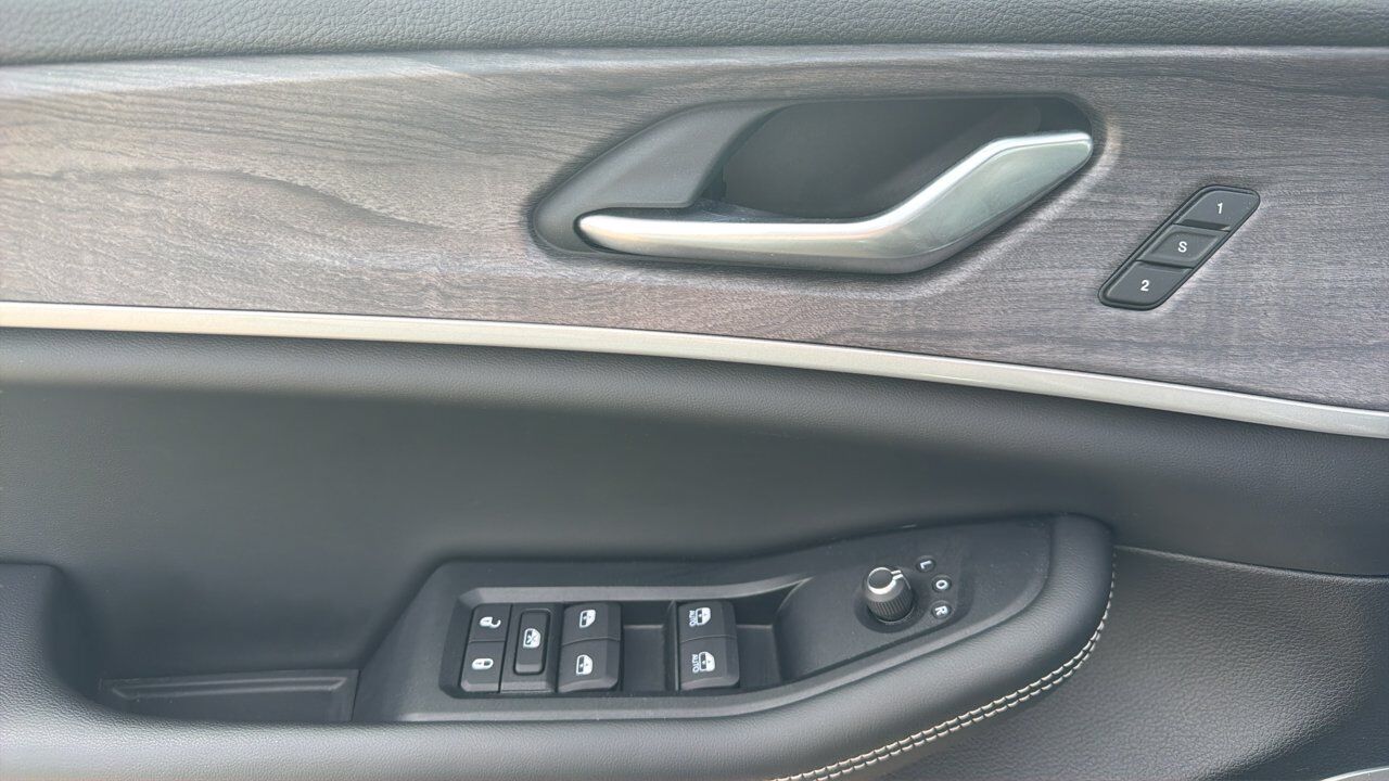 2023 Jeep Grand Cherokee Limited Sherwood Park AB