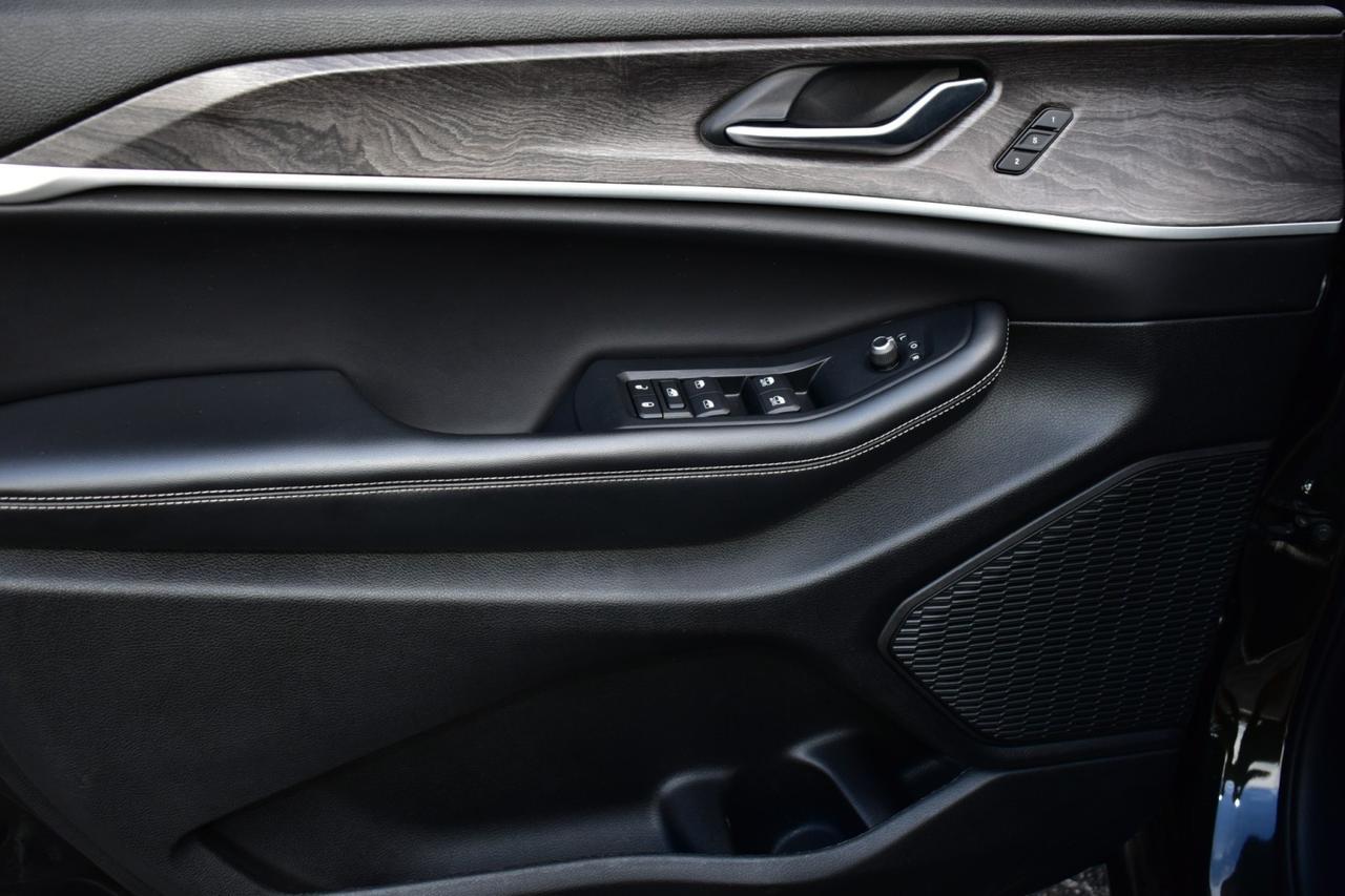 2023 Jeep Grand Cherokee Limited Tampa FL