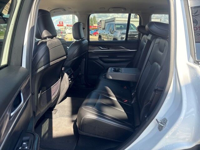 2023 Jeep Grand Cherokee Limited Whitecourt AB
