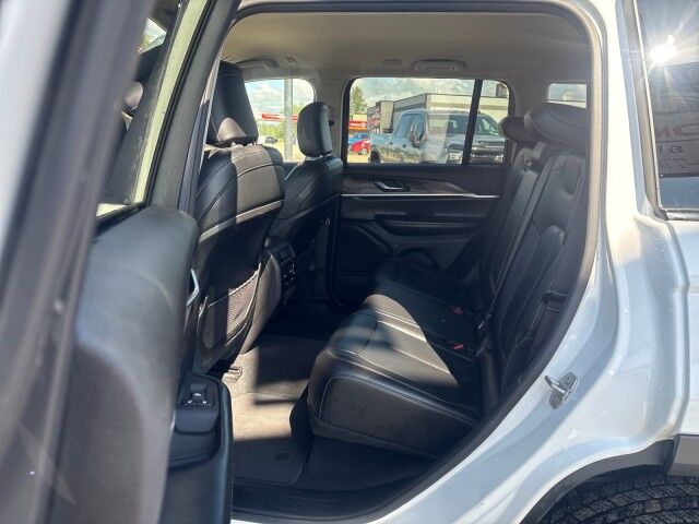2023 Jeep Grand Cherokee Limited Whitecourt AB