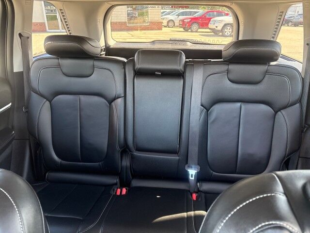 2023 Jeep Grand Cherokee Limited Whitecourt AB
