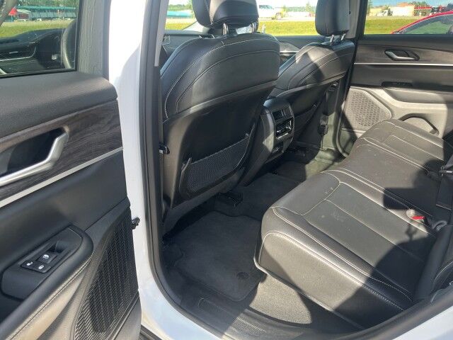 2023 Jeep Grand Cherokee Limited Whitecourt AB