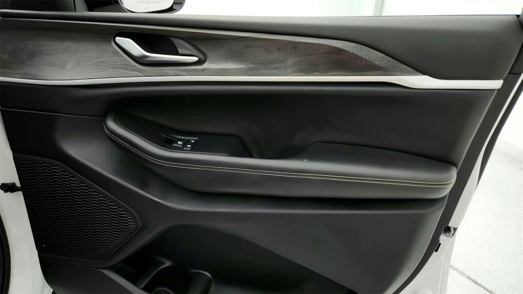 2023 Jeep Grand Cherokee Limited Laurel MD
