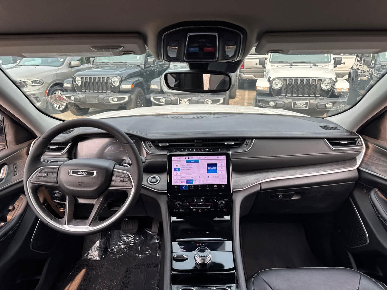 2023 Jeep Grand Cherokee Limited Dartmouth MA