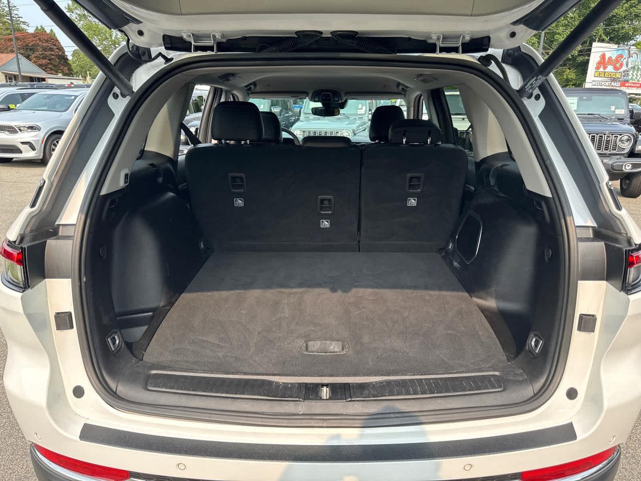 2023 Jeep Grand Cherokee Limited Dartmouth MA