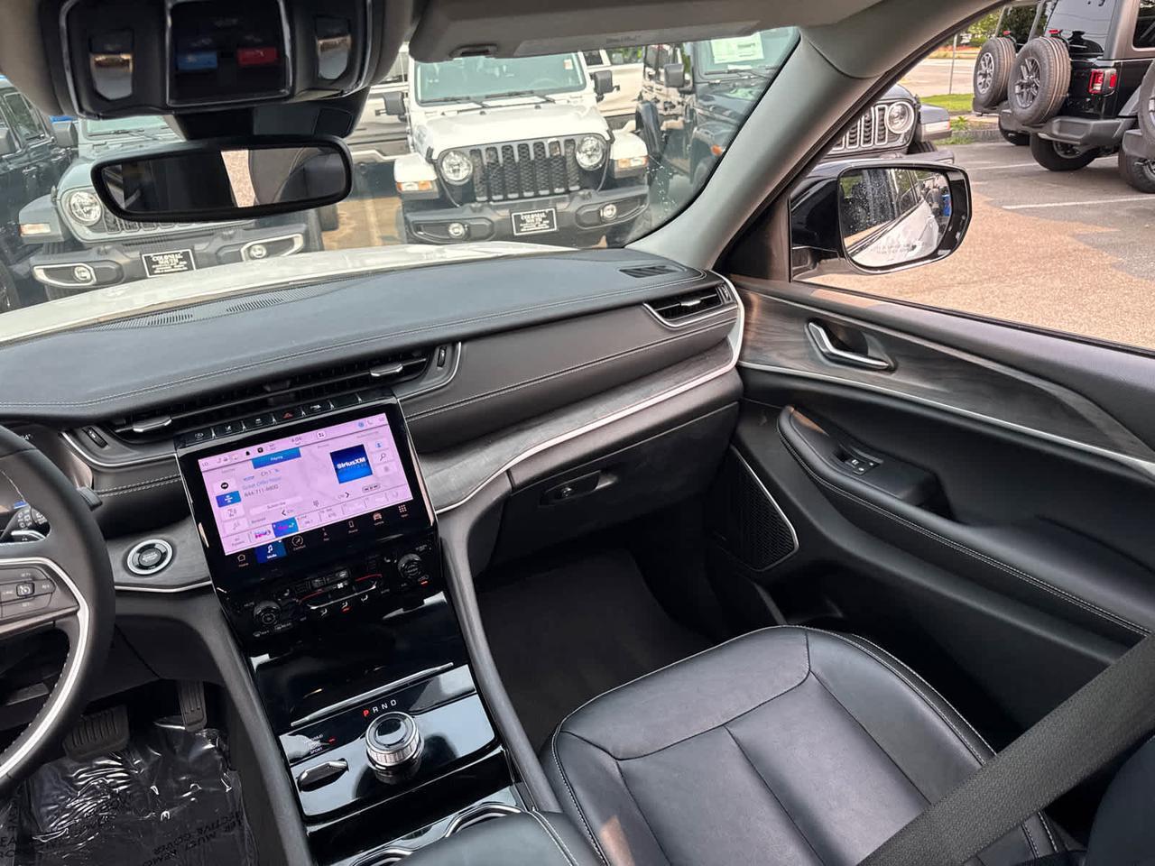 2023 Jeep Grand Cherokee Limited Dartmouth MA