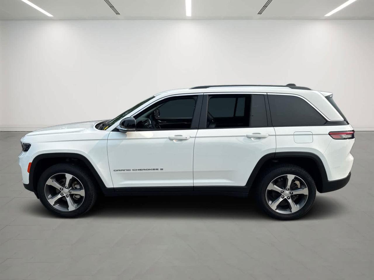 2023 Jeep Grand Cherokee Limited Dartmouth MA
