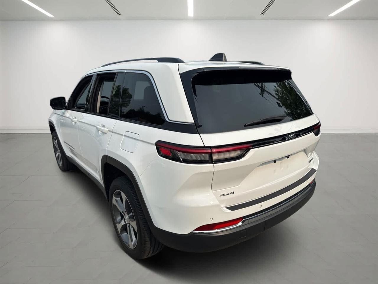 2023 Jeep Grand Cherokee Limited Dartmouth MA