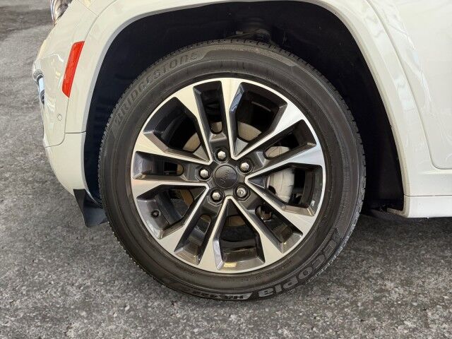 2023 Jeep Grand Cherokee Overland Burnet TX