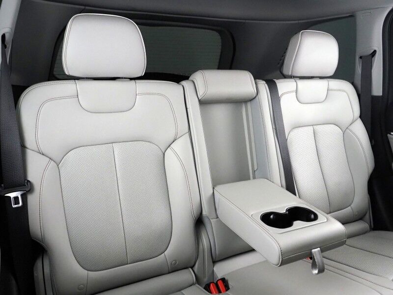 2023 Jeep Grand Cherokee Overland 4WD *NAVIGATION, ADAPTIVE CRUISE, SAFETY ALERTS, BACKUP-CAMERA, COLOR TOUCHSCREEN, PSNGR DISPLAY, PANORAMA MOONROOF, NAPPA LEATHER, CLIMATE SEATS, HTD STEERING, MCINTOSH AUDIO, ANDROID & APPLE Round Rock TX