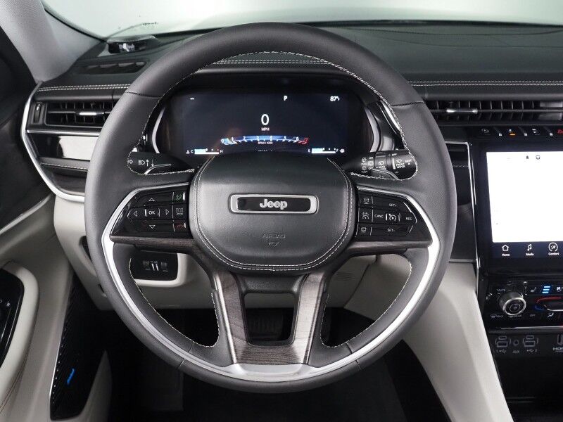 2023 Jeep Grand Cherokee Overland 4WD *NAVIGATION, ADAPTIVE CRUISE, SAFETY ALERTS, BACKUP-CAMERA, COLOR TOUCHSCREEN, PSNGR DISPLAY, PANORAMA MOONROOF, NAPPA LEATHER, CLIMATE SEATS, HTD STEERING, MCINTOSH AUDIO, ANDROID & APPLE Round Rock TX