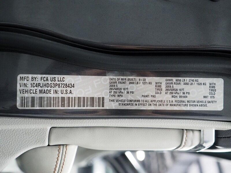 2023 Jeep Grand Cherokee Overland 4WD *NAVIGATION, ADAPTIVE CRUISE, SAFETY ALERTS, BACKUP-CAMERA, COLOR TOUCHSCREEN, PSNGR DISPLAY, PANORAMA MOONROOF, NAPPA LEATHER, CLIMATE SEATS, HTD STEERING, MCINTOSH AUDIO, ANDROID & APPLE Round Rock TX