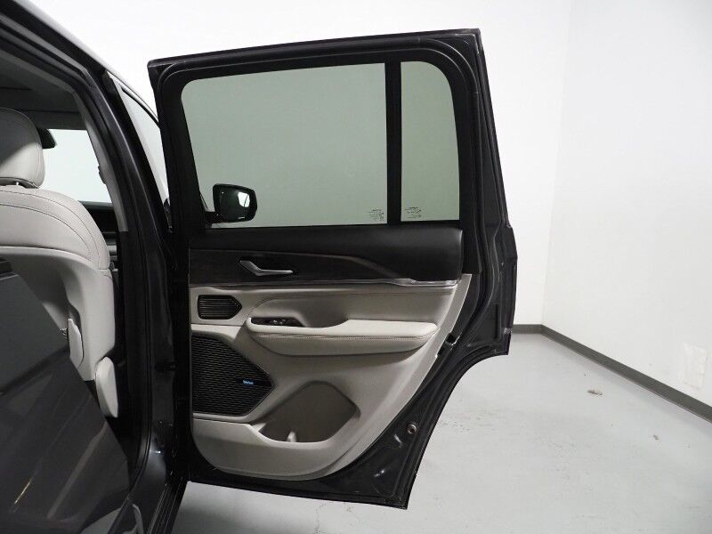 2023 Jeep Grand Cherokee Overland 4WD *NAVIGATION, ADAPTIVE CRUISE, SAFETY ALERTS, BACKUP-CAMERA, COLOR TOUCHSCREEN, PSNGR DISPLAY, PANORAMA MOONROOF, NAPPA LEATHER, CLIMATE SEATS, HTD STEERING, MCINTOSH AUDIO, ANDROID & APPLE Round Rock TX