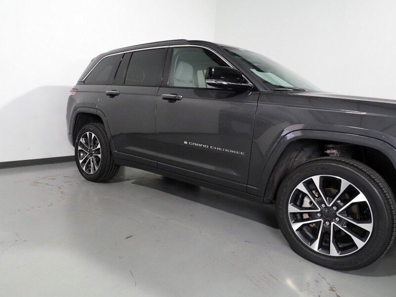 2023 Jeep Grand Cherokee Overland 4WD *NAVIGATION, ADAPTIVE CRUISE, SAFETY ALERTS, BACKUP-CAMERA, COLOR TOUCHSCREEN, PSNGR DISPLAY, PANORAMA MOONROOF, NAPPA LEATHER, CLIMATE SEATS, HTD STEERING, MCINTOSH AUDIO, ANDROID & APPLE Round Rock TX