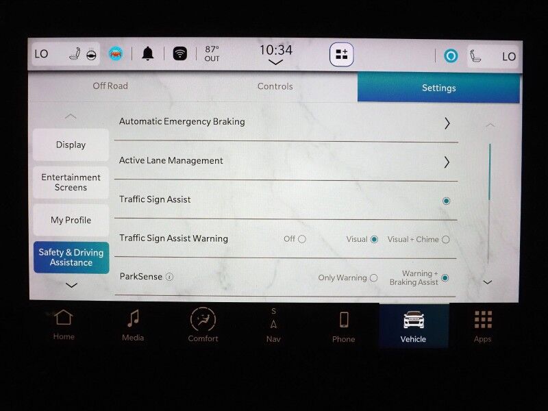 2023 Jeep Grand Cherokee Overland 4WD *NAVIGATION, ADAPTIVE CRUISE, SAFETY ALERTS, BACKUP-CAMERA, COLOR TOUCHSCREEN, PSNGR DISPLAY, PANORAMA MOONROOF, NAPPA LEATHER, CLIMATE SEATS, HTD STEERING, MCINTOSH AUDIO, ANDROID & APPLE Round Rock TX