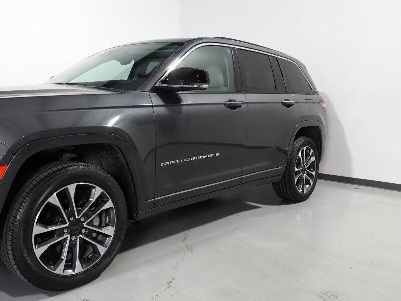 2023 Jeep Grand Cherokee Overland 4WD *NAVIGATION, ADAPTIVE CRUISE, SAFETY ALERTS, BACKUP-CAMERA, COLOR TOUCHSCREEN, PSNGR DISPLAY, PANORAMA MOONROOF, NAPPA LEATHER, CLIMATE SEATS, HTD STEERING, MCINTOSH AUDIO, ANDROID & APPLE Round Rock TX