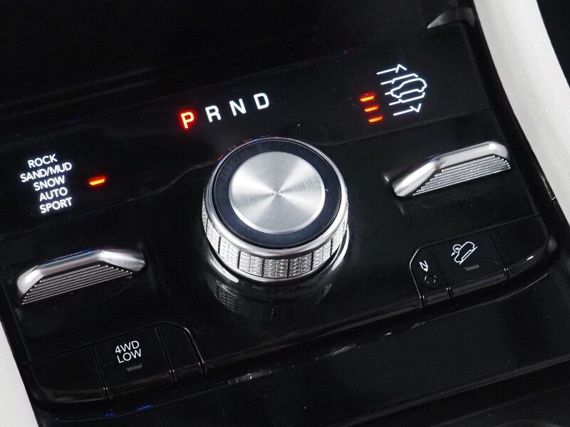 2023 Jeep Grand Cherokee Overland 4WD *NAVIGATION, ADAPTIVE CRUISE, SAFETY ALERTS, BACKUP-CAMERA, COLOR TOUCHSCREEN, PSNGR DISPLAY, PANORAMA MOONROOF, NAPPA LEATHER, CLIMATE SEATS, HTD STEERING, MCINTOSH AUDIO, ANDROID & APPLE Round Rock TX