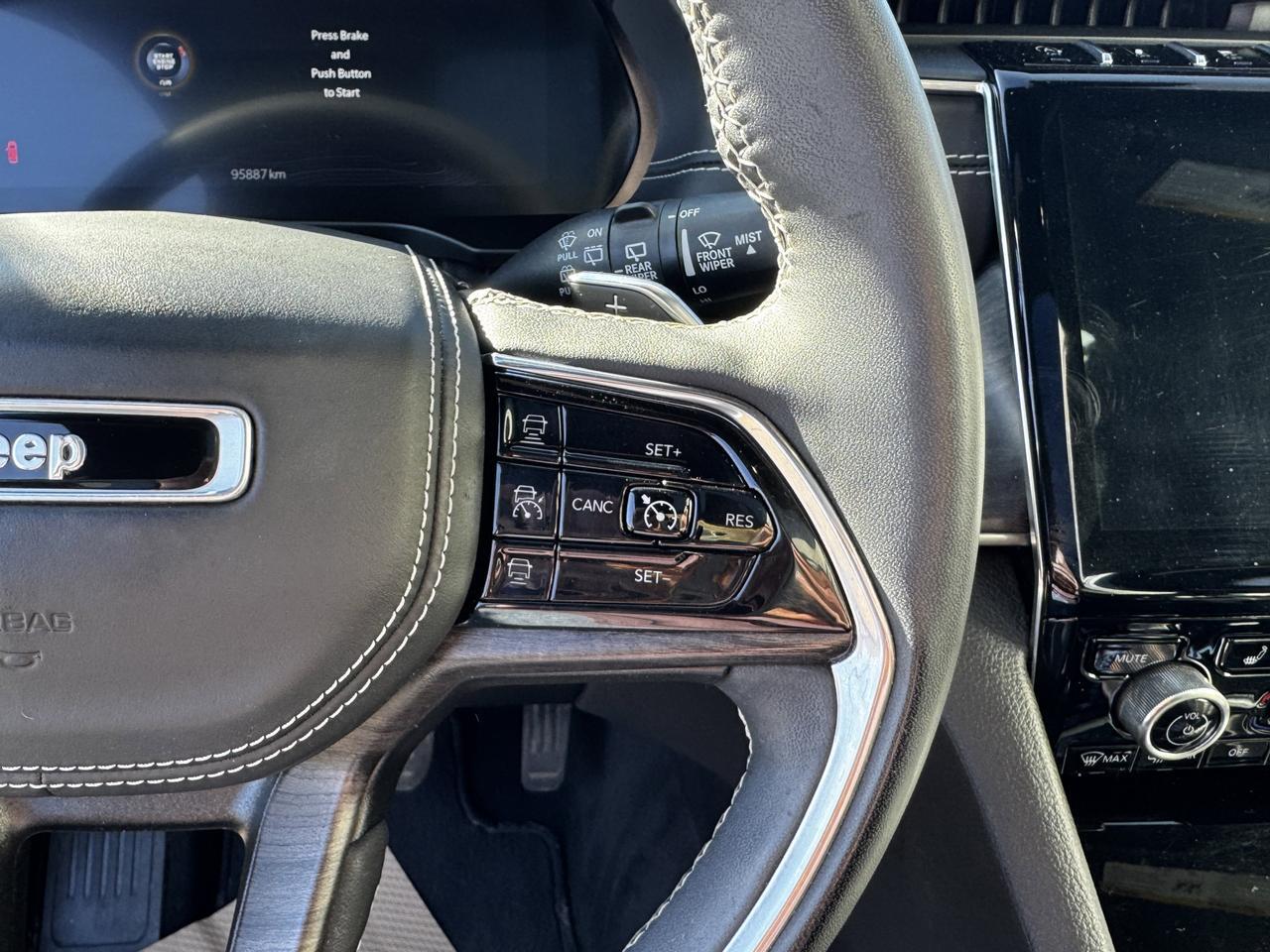 2023 Jeep Grand Cherokee Overland 4x4 | Low KMs | V6 | Nappa Leather | NAV | Heated Vented Seats Redwater AB