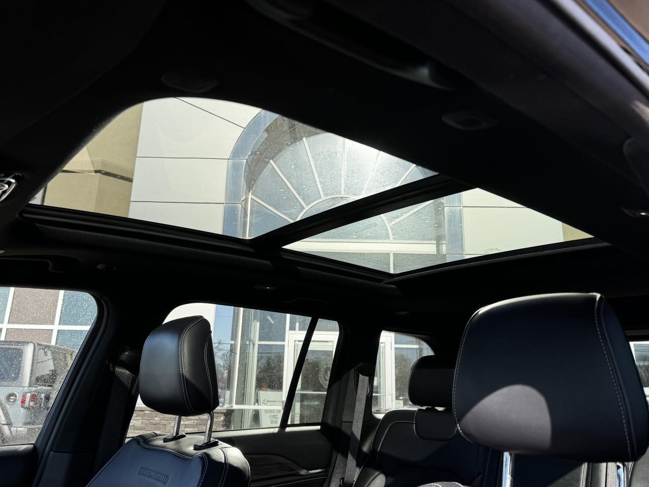 2023 Jeep Grand Cherokee Overland 4x4 | Low KMs | V6 | Nappa Leather | NAV | Heated Vented Seats Redwater AB