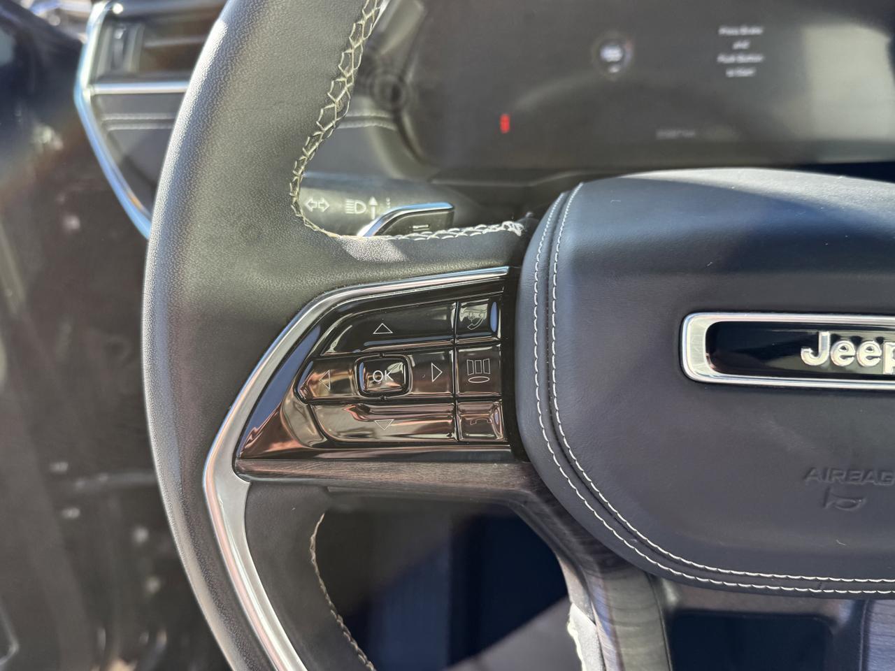 2023 Jeep Grand Cherokee Overland 4x4 | Low KMs | V6 | Nappa Leather | NAV | Heated Vented Seats Redwater AB