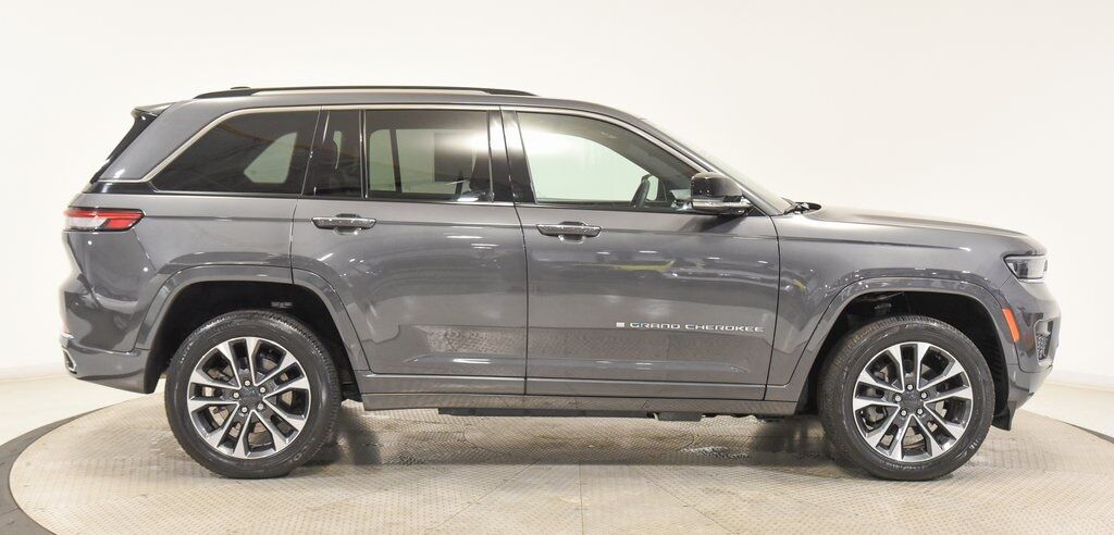 2023 Jeep Grand Cherokee Overland 4xe Akron