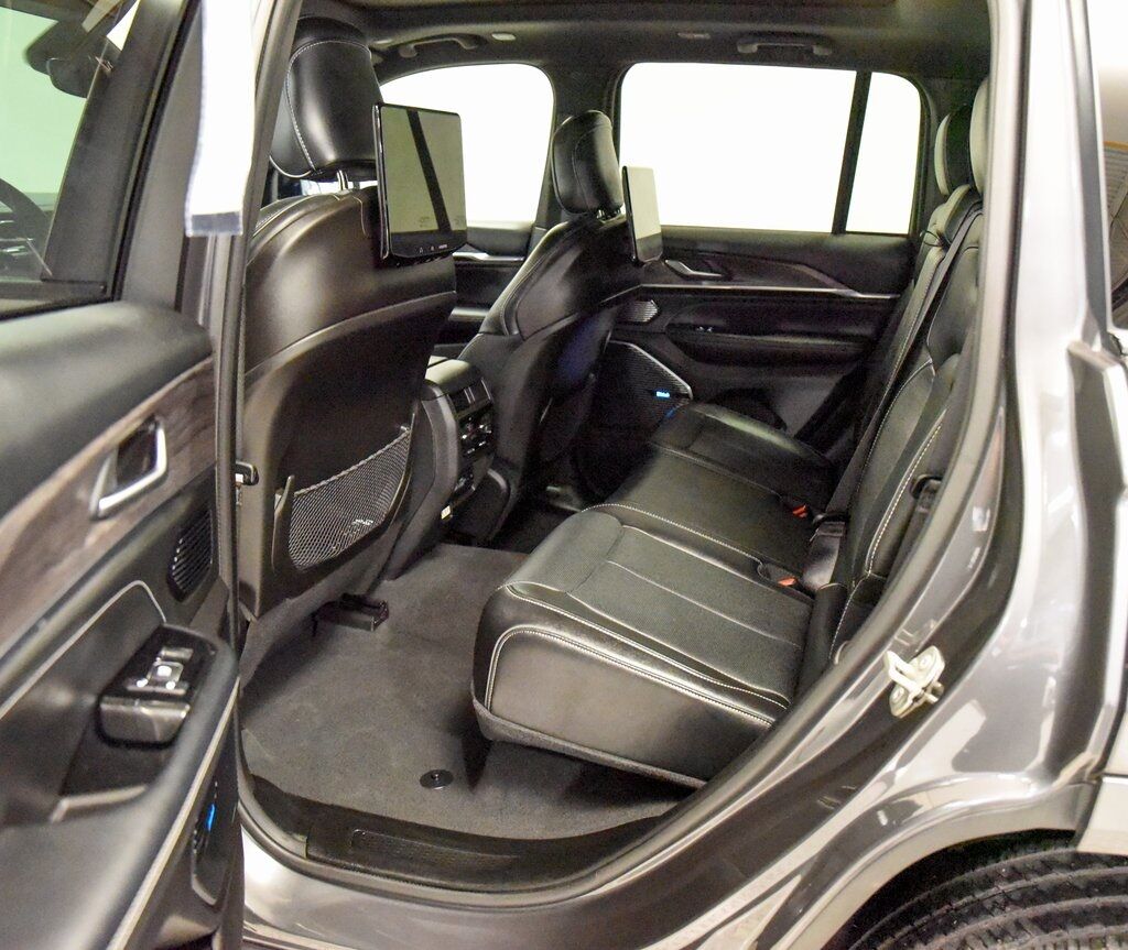 2023 Jeep Grand Cherokee Overland 4xe Akron